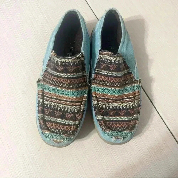 Girls Roper Slip Ons  Turquoise Size 1 - Picture 5 of 9